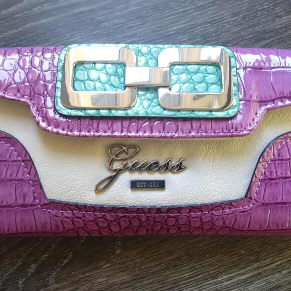 Vintage Guess Y2K Mikelle Wallet New WIth Tags - Picture 1 of 9
